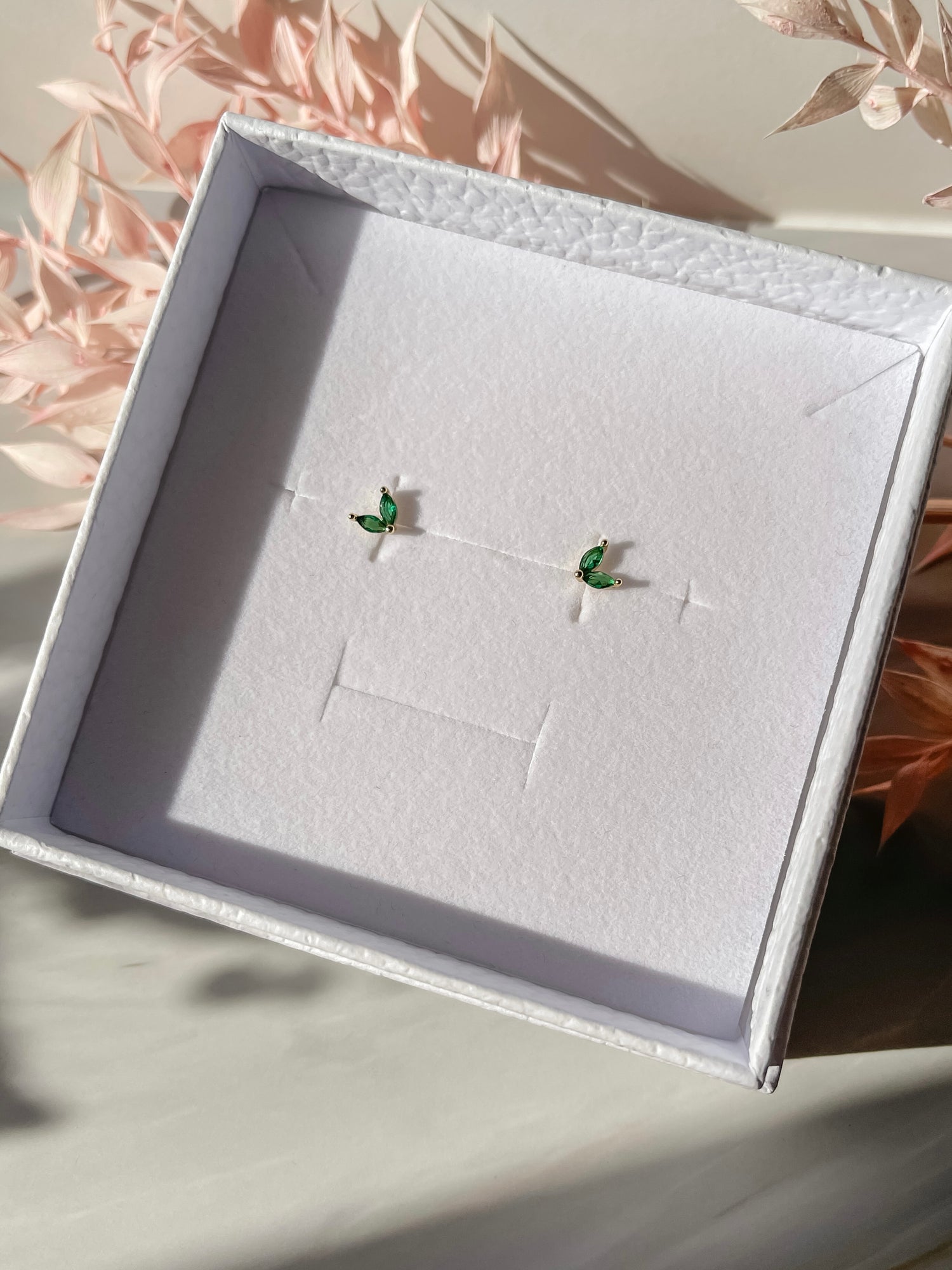 Mini Green Petals Ohrring