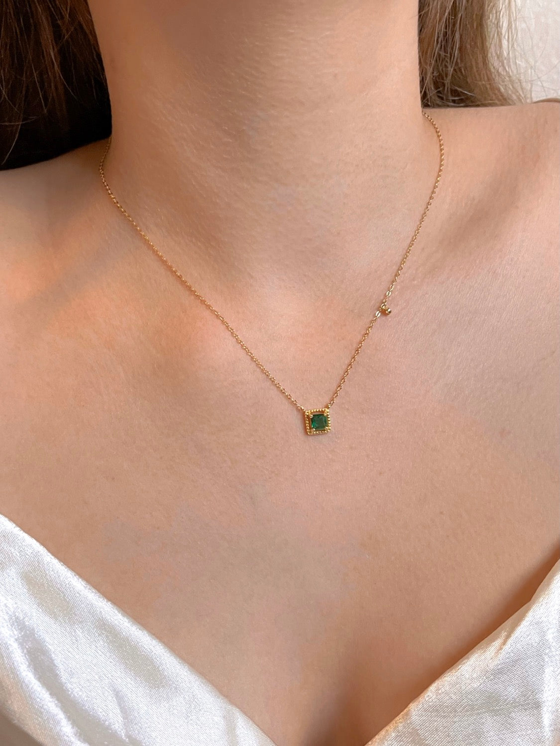 Lily Green Necklace